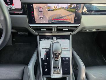 Porsche Cayenne III — photo 12