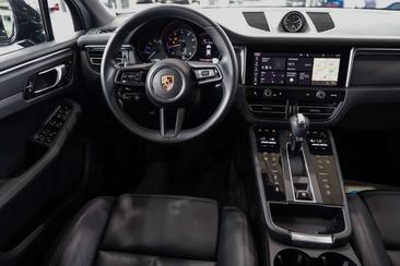 Porsche Macan — photo 16