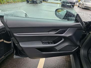 Porsche Taycan 4S — photo 16