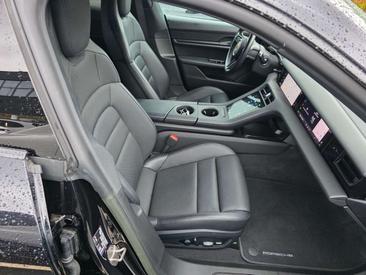 Porsche Taycan 4S — photo 17