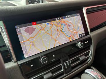 Porsche Macan I S — photo 16