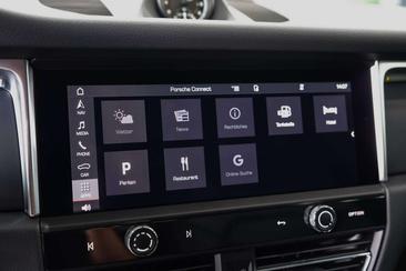 Porsche Macan — photo 23