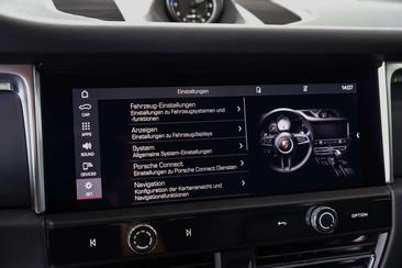 Porsche Macan — photo 25