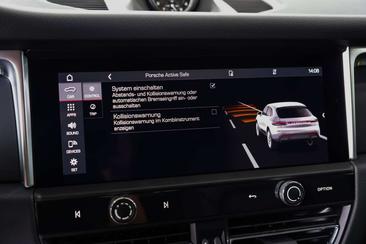 Porsche Macan — photo 26