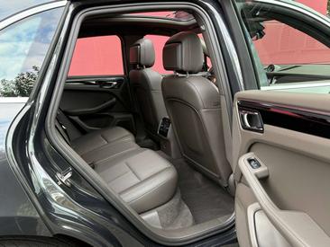 Porsche Macan I S — photo 21