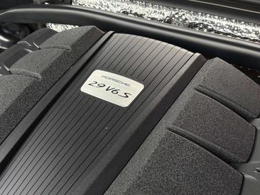Porsche Macan I S — photo 24