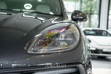 Porsche Macan I S — photo 18