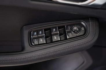 Porsche Macan — photo 34
