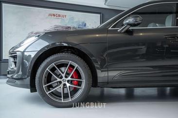 Porsche Macan I S — photo 20