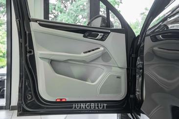 Porsche Macan I S — photo 28