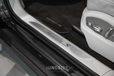 Porsche Macan I S — photo 31