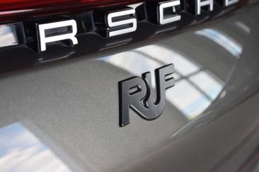 Porsche 911 Carrera — photo 21