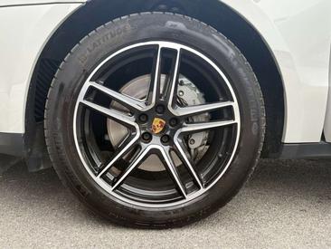 Porsche Macan I S — photo 8