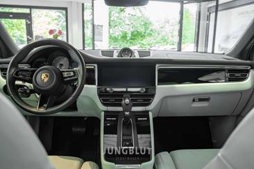Porsche Macan I S — photo 35