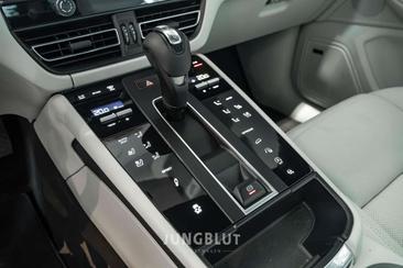 Porsche Macan I S — photo 40