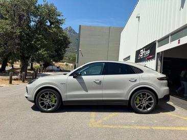 Porsche Cayenne III — photo 9