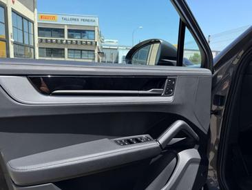 Porsche Cayenne E-Hybrid — photo 17