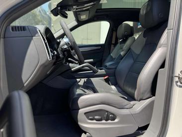 Porsche Cayenne III — photo 13