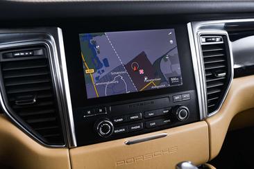 Porsche Macan — photo 14
