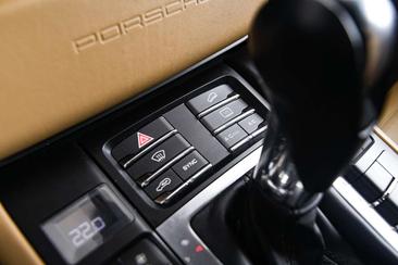 Porsche Macan — photo 15