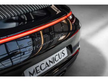 Porsche 911 Carrera 4 GTS — photo 13