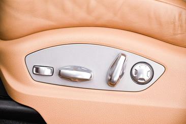 Porsche Macan — photo 18