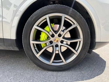 Porsche Cayenne III — photo 28