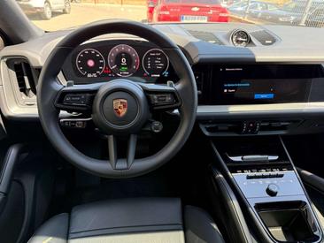 Porsche Cayenne E-Hybrid — photo 27