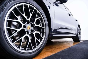 Porsche Macan — photo 21