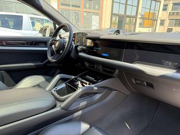 Porsche Cayenne E-Hybrid — photo 29