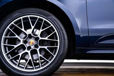 Porsche Macan — photo 24