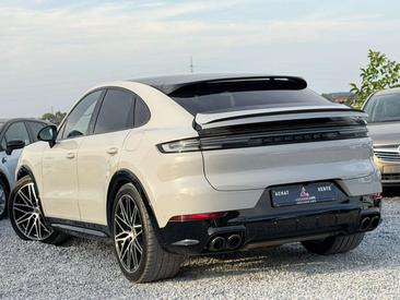 Porsche Cayenne E-Hybrid — photo 9