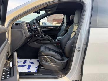 Porsche Cayenne E-Hybrid — photo 13