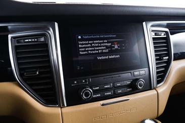 Porsche Macan — photo 31