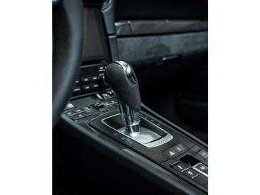 Porsche 911 Carrera 4 GTS — photo 30