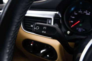 Porsche Macan — photo 36
