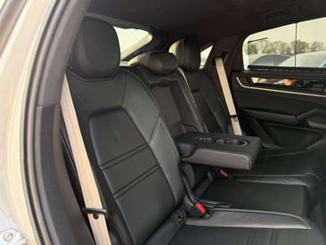 Porsche Cayenne E-Hybrid — photo 21