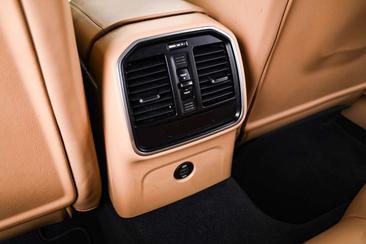 Porsche Macan — photo 38