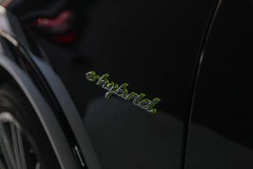 Porsche Cayenne Turbo S E-Hybrid — photo 18