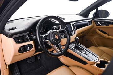 Porsche Macan — photo 40
