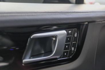 Porsche Cayenne Turbo S E-Hybrid — photo 28