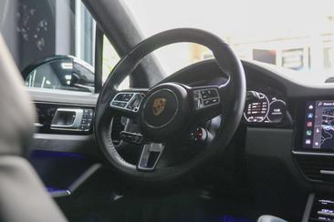 Porsche Cayenne Turbo S E-Hybrid — photo 31