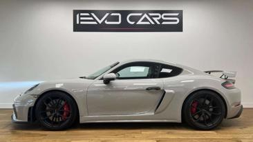 Porsche 718 Cayman GT4 — photo 3