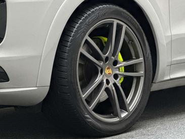 Porsche Cayenne GTS — photo 9