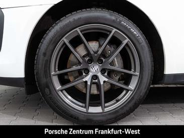 Porsche Macan — photo 6
