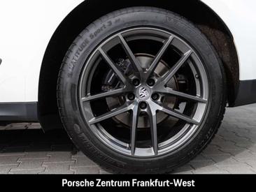 Porsche Macan — photo 7