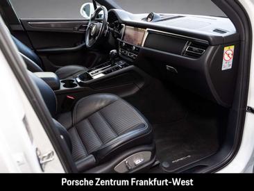 Porsche Macan — photo 14