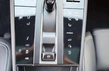 Porsche Macan — photo 5