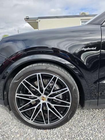 Porsche Cayenne E-Hybrid — photo 11