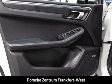 Porsche Macan — photo 21